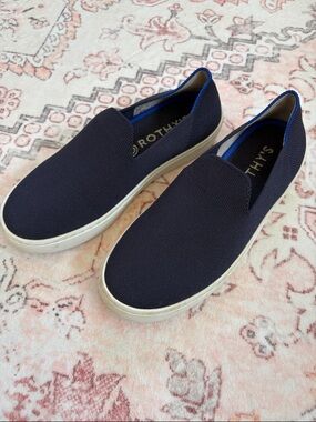 EUC$99 Rothy’s sz 5 Original Slip On Sneaker in Navy
